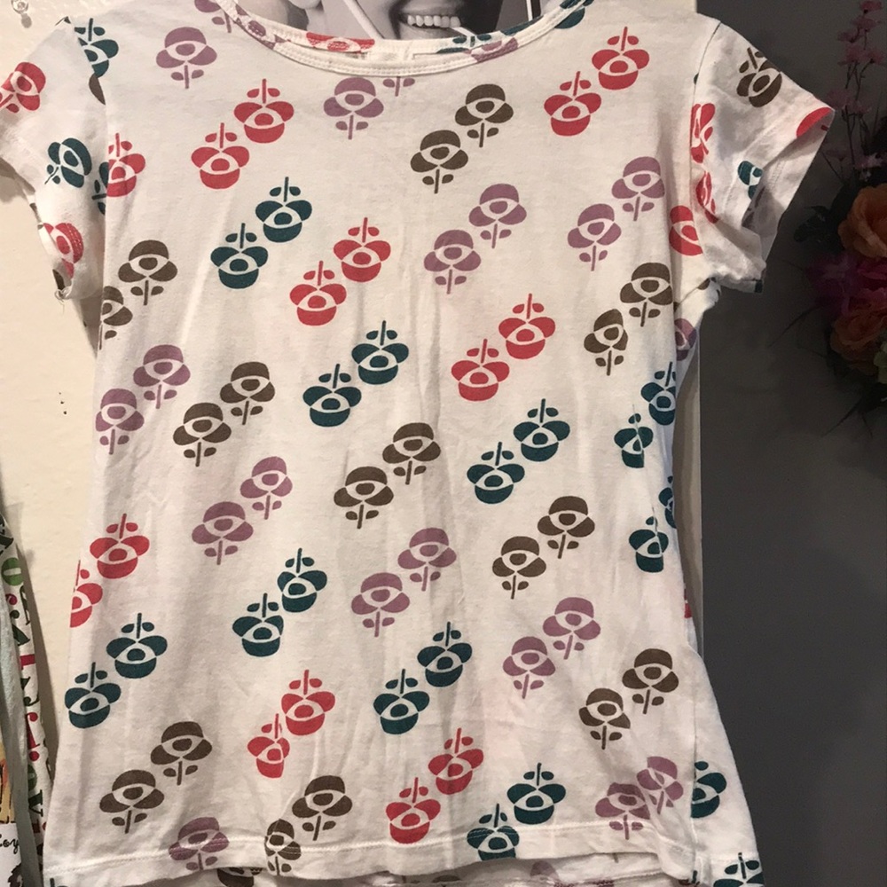 Short sleeve white with flower print T-shirt